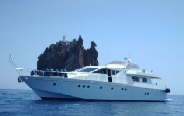 Sea Baroniv "Bedsonboat" Hotel Биргу Екстериор снимка